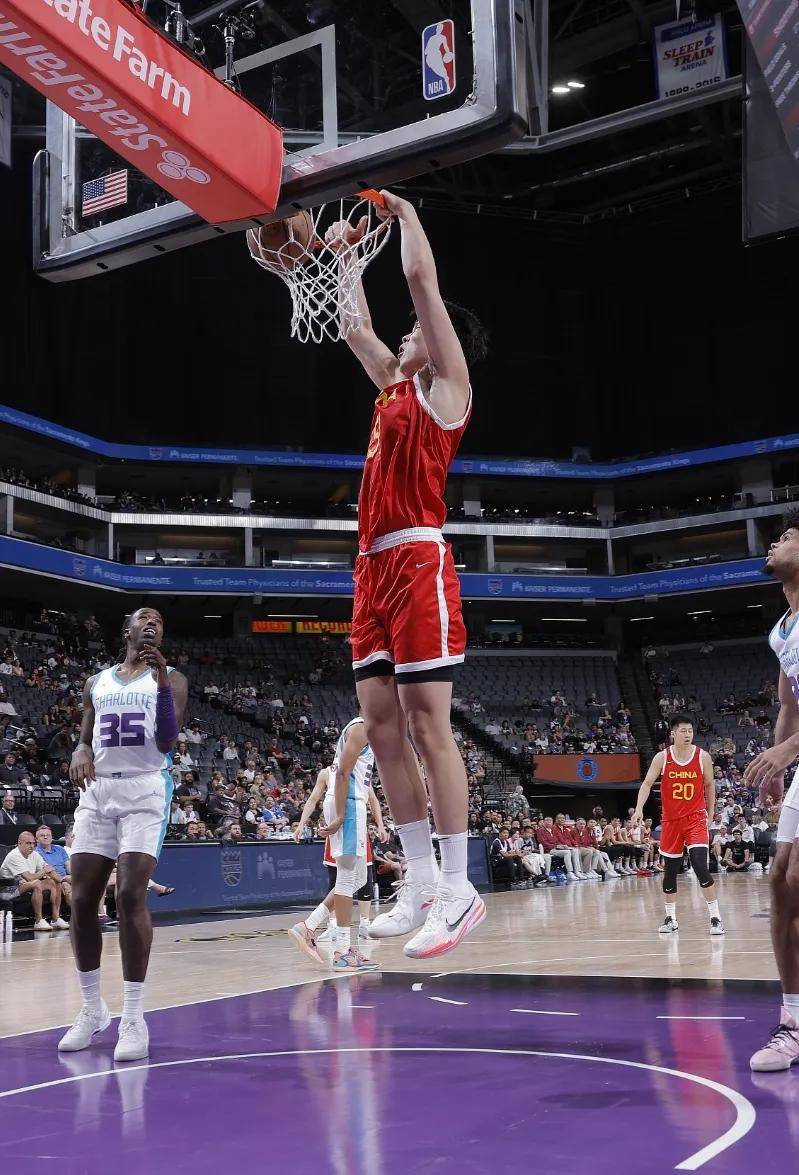 杨瀚森15分3板2帽NBA夏联开拓者击败鹈鹕
