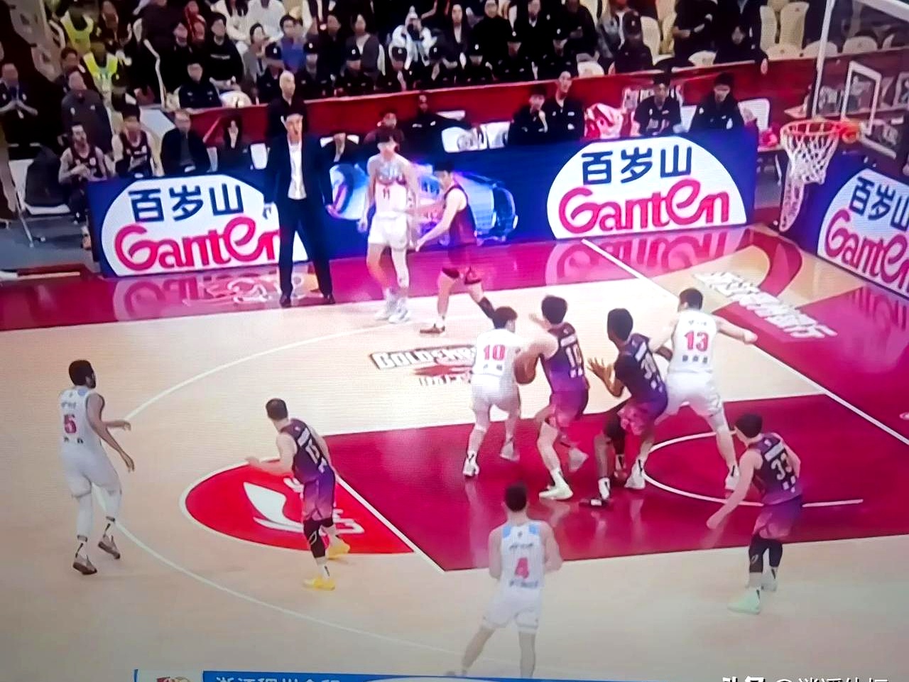 克拉玛依男篮两连败，排名急剧下滑